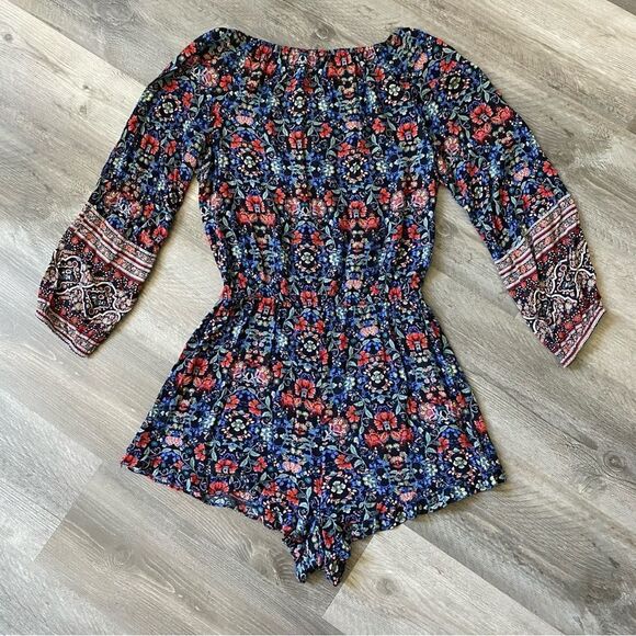 American Eagle Romper Blue Red Floral Medium Viscose Pockets Vacation - Picture 6 of 12